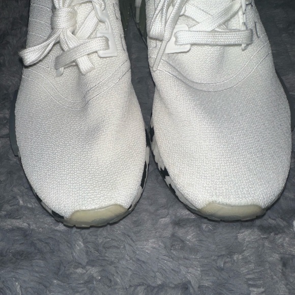 Men’s / Women’s Adidas NMD R1 Black And White Splash Speckled Camo Sole - Picture 2 of 6